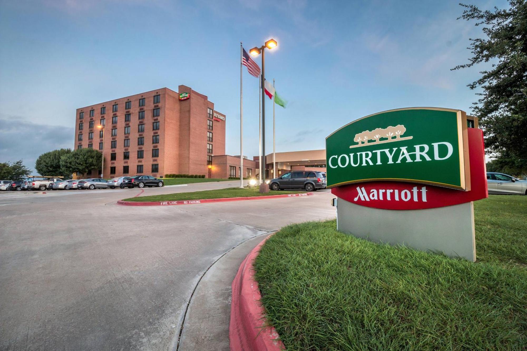 Courtyard By Marriott Кіллін Екстер'єр фото